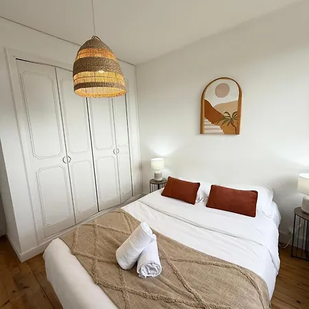 - 4 Bedrooms - Pierre Benite