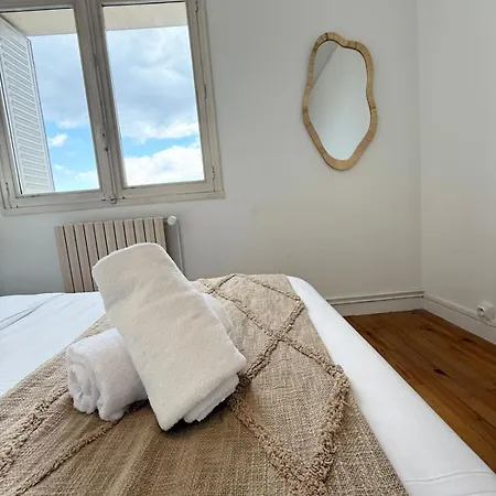 Apartment - 4 Bedrooms - Pierre Benite Oullins