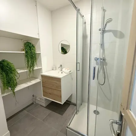 Apartment - 4 Bedrooms - Pierre Benite *