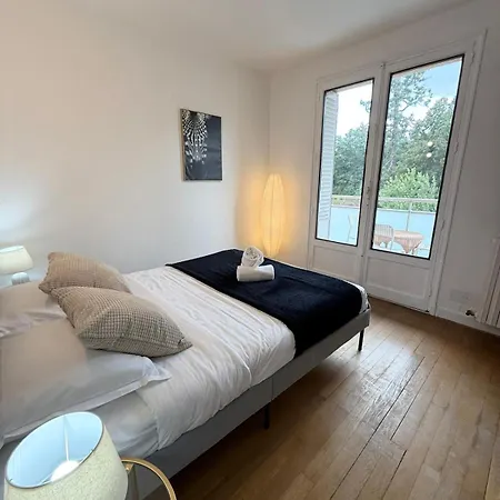 - 4 Bedrooms - Pierre Benite דירה