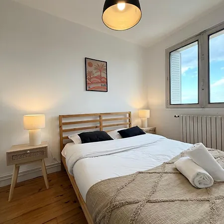 Apartment - 4 Bedrooms - Pierre Benite