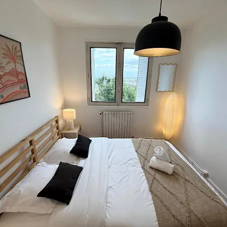 Appartement - 4 Bedrooms - Pierre Benite Oullins