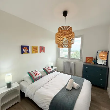 - 4 Bedrooms - Pierre Benite Oullins