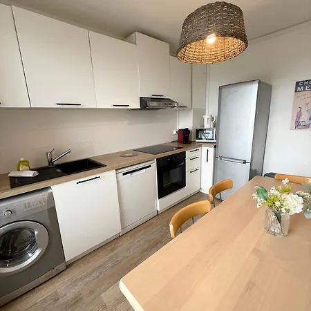 - 4 Bedrooms - Pierre Benite דירה