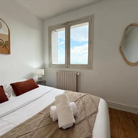 - 4 Bedrooms - Pierre Benite דירה